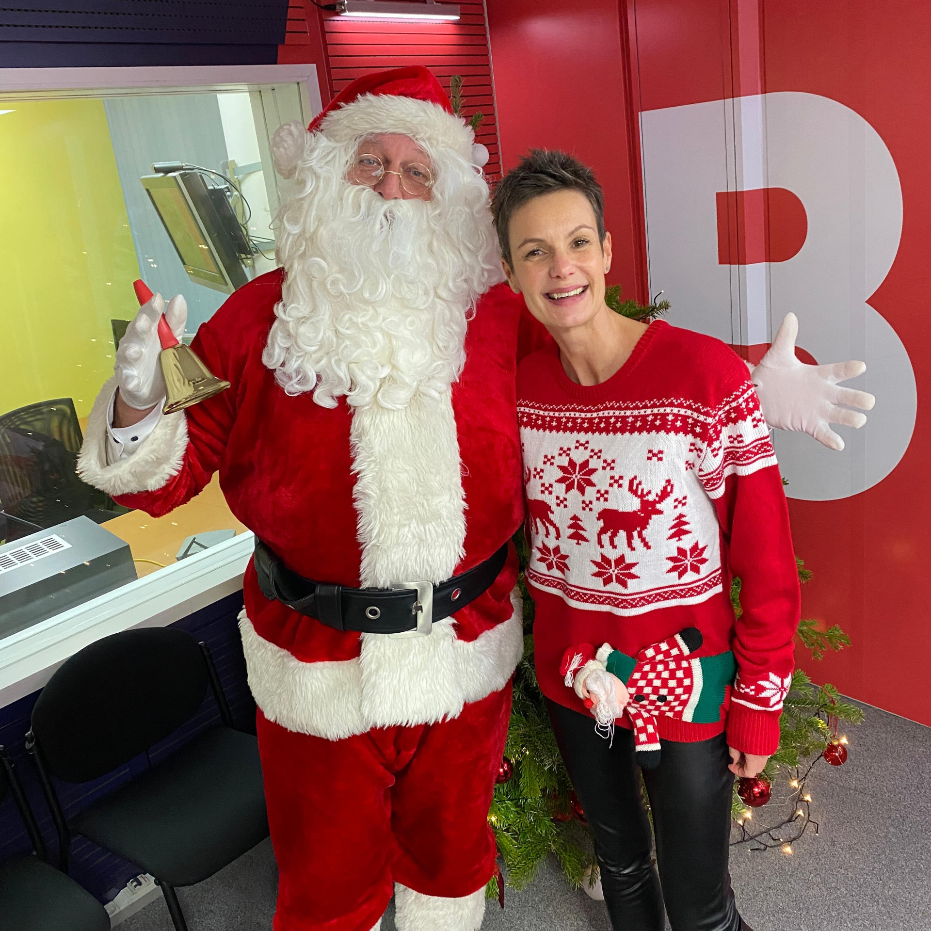 LE PÈRE NOËL en studio radio